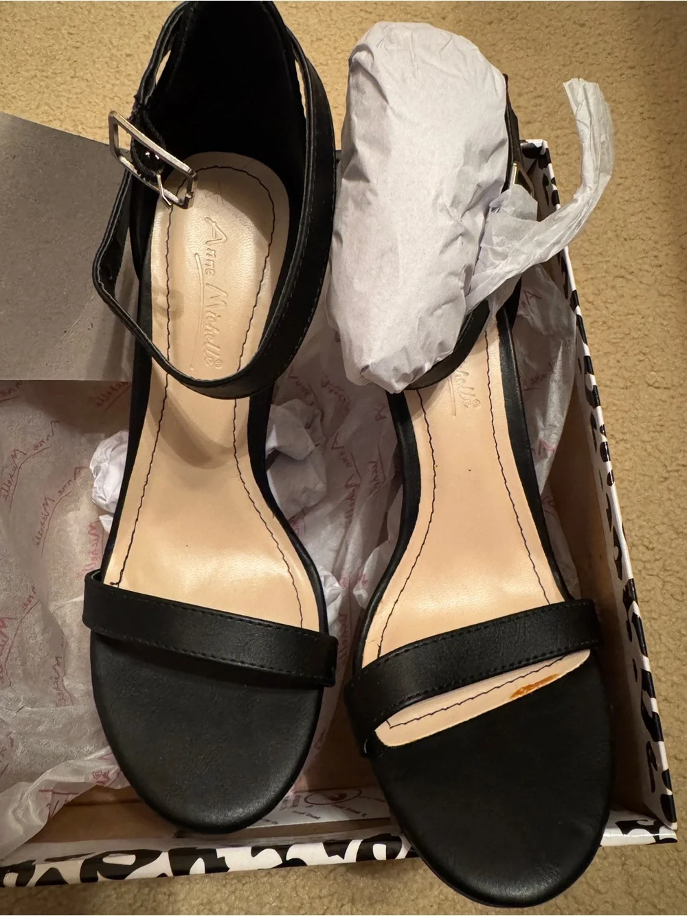 ANNE MICHELLE BLACK HEEL SIZE 6